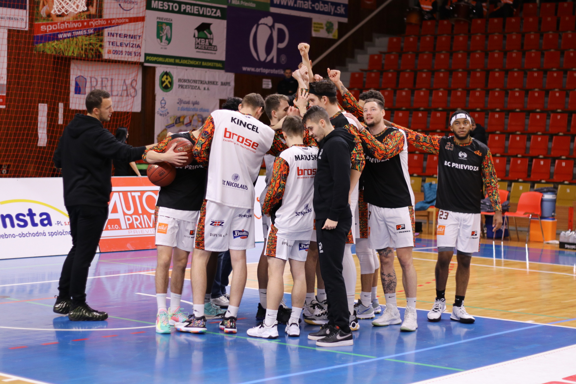 Patrioti Levice - BC Prievidza 111:81