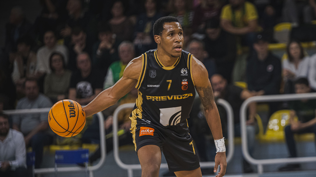 C.J. Jackson sa teší na domácu premiéru