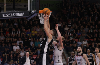 Európsky pohár FIBA: BC Prievidza - Surne Bilbao Basket 61:84 (Foto Ladislav Szibilla)	