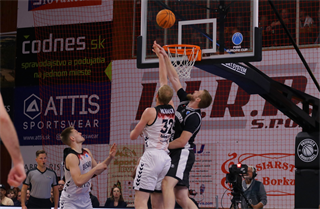 Európsky pohár FIBA: BC Prievidza - Surne Bilbao Basket 61:84 (Foto Ladislav Szibilla)	