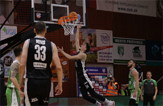 8. kolo TIPOS SBL: BC Prievidza - Slávia SPU Nitra 73:66 (Ladislav Szibilla)	