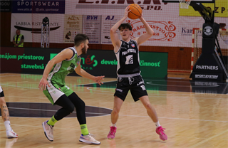 8. kolo TIPOS SBL: BC Prievidza - Slávia SPU Nitra 73:66 (Ladislav Szibilla)	