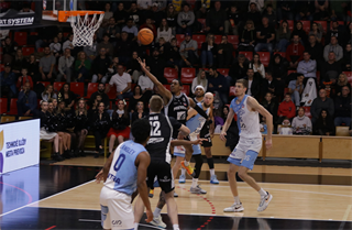 9. kolo TIPOS SBL: BC Prievidza - Nitra Blue Wings 63:80 (Ladislav Szibilla)	