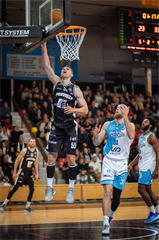 9. kolo TIPOS SBL: BC Prievidza - Nitra Blue Wings 63:80 (Vladimír Králik)