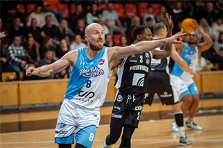 9. kolo TIPOS SBL: BC Prievidza - Nitra Blue Wings 63:80 (Vladimír Králik)