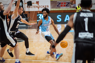 9. kolo TIPOS SBL: BC Prievidza - Nitra Blue Wings 63:80 (Vladimír Králik)