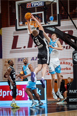 9. kolo TIPOS SBL: BC Prievidza - Nitra Blue Wings 63:80 (Vladimír Králik)