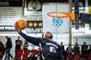 10. kolo TIPOS SBL: BC Prievidza - Inter Bratislava 81:83 (Vladimír Králik)	