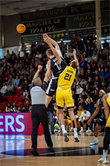 10. kolo TIPOS SBL: BC Prievidza - Inter Bratislava 81:83 (Vladimír Králik)	