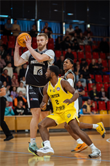 10. kolo TIPOS SBL: BC Prievidza - Inter Bratislava 81:83 (Vladimír Králik)	