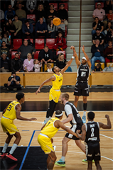 10. kolo TIPOS SBL: BC Prievidza - Inter Bratislava 81:83 (Vladimír Králik)	