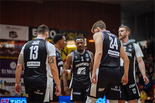 10. kolo TIPOS SBL: BC Prievidza - Inter Bratislava 81:83 (Vladimír Králik)	