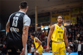 10. kolo TIPOS SBL: BC Prievidza - Inter Bratislava 81:83 (Vladimír Králik)	