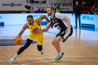 10. kolo TIPOS SBL: BC Prievidza - Inter Bratislava 81:83 (Vladimír Králik)	