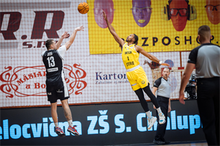 10. kolo TIPOS SBL: BC Prievidza - Inter Bratislava 81:83 (Vladimír Králik)	