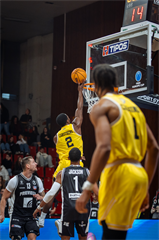 10. kolo TIPOS SBL: BC Prievidza - Inter Bratislava 81:83 (Vladimír Králik)	