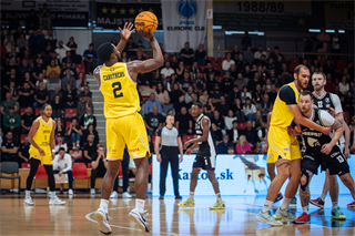10. kolo TIPOS SBL: BC Prievidza - Inter Bratislava 81:83 (Vladimír Králik)	