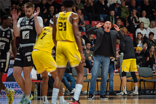 10. kolo TIPOS SBL: BC Prievidza - Inter Bratislava 81:83 (Vladimír Králik)	