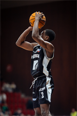 10. kolo TIPOS SBL: BC Prievidza - Inter Bratislava 81:83 (Vladimír Králik)	