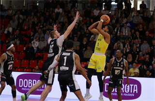 10. kolo TIPOS SBL: BC Prievidza - Inter Bratislava 81:83 (Ladislav Szibilla)