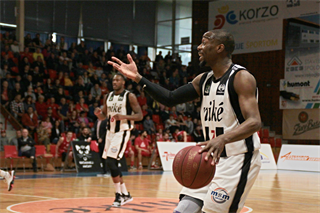 BC Prievidza- MBK Rieker Com-Therm Komárno 81:61 (foto: Ladislav Szibilla)