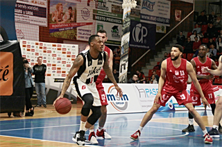 BC Prievidza- MBK Rieker Com-Therm Komárno 81:61 (foto: Ladislav Szibilla)