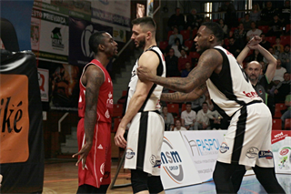 BC Prievidza- MBK Rieker Com-Therm Komárno 81:61 (foto: Ladislav Szibilla)