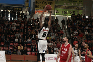 BC Prievidza- MBK Rieker Com-Therm Komárno 81:61 (foto: Ladislav Szibilla)