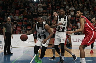 BC Prievidza- MBK Rieker Com-Therm Komárno 81:61 (foto: Ladislav Szibilla)