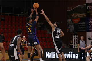 14. kolo TIPOS SBL: BC Prievidza - Iskra Svit 114:62 (Ladislav Szibilla)	