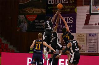 14. kolo TIPOS SBL: BC Prievidza - Iskra Svit 114:62 (Ladislav Szibilla)	