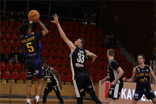 14. kolo TIPOS SBL: BC Prievidza - Iskra Svit 114:62 (Ladislav Szibilla)	