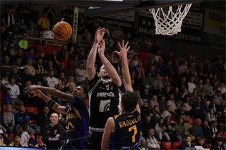 14. kolo TIPOS SBL: BC Prievidza - Iskra Svit 114:62 (Ladislav Szibilla)	