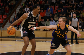 14. kolo TIPOS SBL: BC Prievidza - Iskra Svit 114:62 (Ladislav Szibilla)	