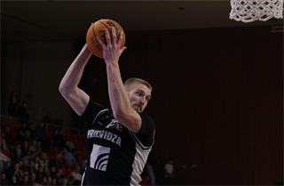 14. kolo TIPOS SBL: BC Prievidza - Iskra Svit 114:62 (Ladislav Szibilla)	