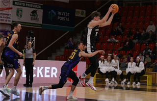 14. kolo TIPOS SBL: BC Prievidza - Iskra Svit 114:62 (Ladislav Szibilla)	