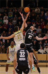 12. kolo TIPOS SBL: BC Prievidza - Patrioti Levice 72:77 (Ladislav Szibilla)	