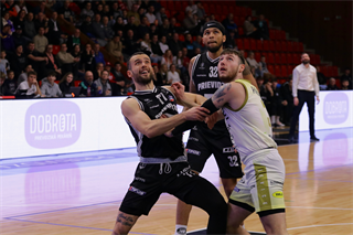 12. kolo TIPOS SBL: BC Prievidza - Patrioti Levice 72:77 (Ladislav Szibilla)	