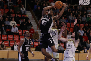 12. kolo TIPOS SBL: BC Prievidza - Patrioti Levice 72:77 (Ladislav Szibilla)	