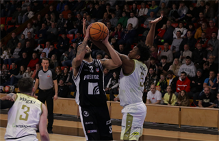 12. kolo TIPOS SBL: BC Prievidza - Patrioti Levice 72:77 (Ladislav Szibilla)	