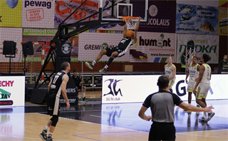 12. kolo TIPOS SBL: BC Prievidza - Patrioti Levice 72:77 (Ladislav Szibilla)	