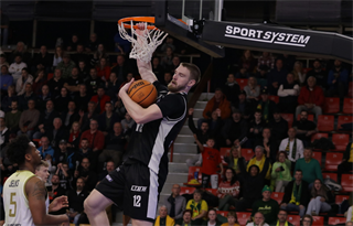 12. kolo TIPOS SBL: BC Prievidza - Patrioti Levice 72:77 (Ladislav Szibilla)	