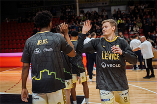 12. kolo TIPOS SBL: BC Prievidza - Patrioti Levice 72:77 (Vladimír Králik)	