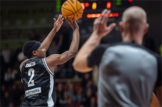 12. kolo TIPOS SBL: BC Prievidza - Patrioti Levice 72:77 (Vladimír Králik)	
