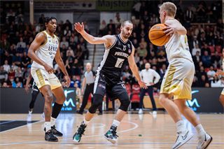 12. kolo TIPOS SBL: BC Prievidza - Patrioti Levice 72:77 (Vladimír Králik)	