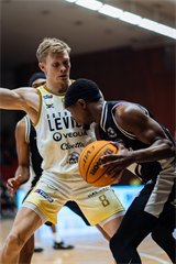 12. kolo TIPOS SBL: BC Prievidza - Patrioti Levice 72:77 (Vladimír Králik)	