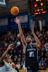 12. kolo TIPOS SBL: BC Prievidza - Patrioti Levice 72:77 (Vladimír Králik)	