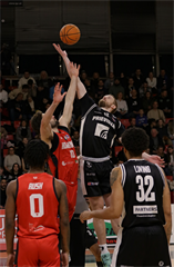 16. kolo TIPOS SBL: BC Prievidza - BC Komárno 104:102 (Ladislav Szibilla)