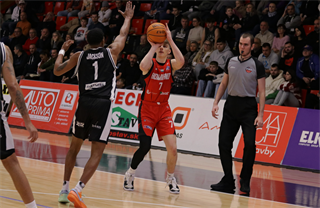 16. kolo TIPOS SBL: BC Prievidza - BC Komárno 104:102 (Ladislav Szibilla)
