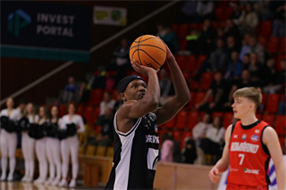 16. kolo TIPOS SBL: BC Prievidza - BC Komárno 104:102 (Ladislav Szibilla)